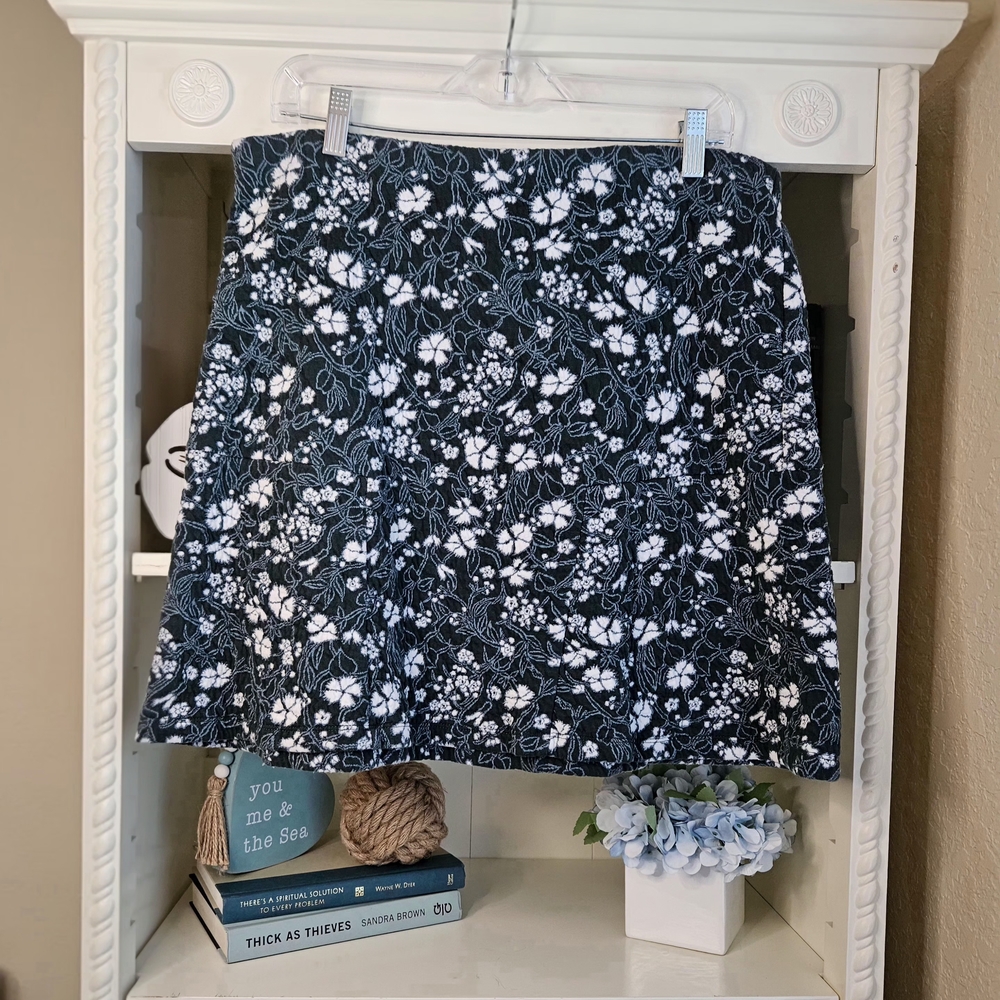 LOFT Green and White A-Line Mini Skirt - Picture 1 of 3